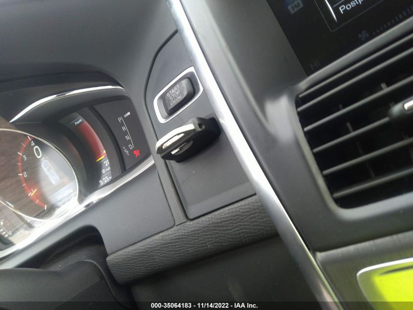 2015 VOLVO XC60 T5 DRIVE-E PREMIER YV440MDK5F2730341