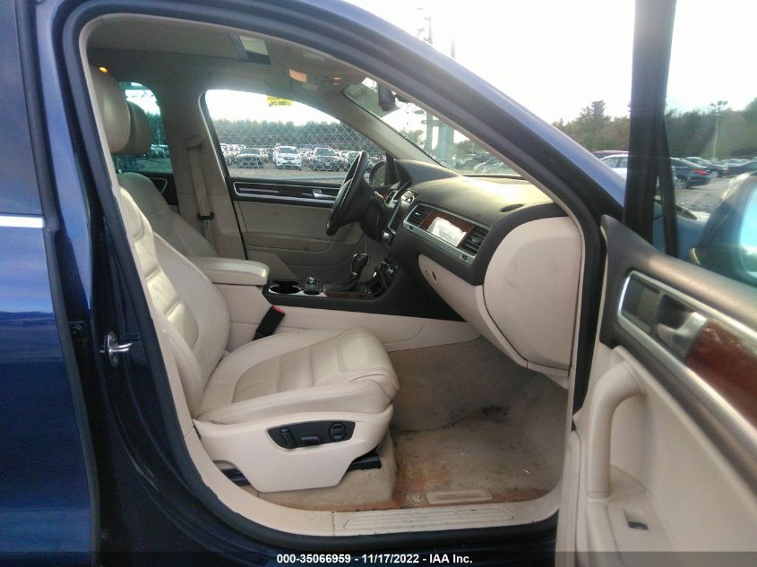 2014 VOLKSWAGEN TOUAREG LUX WVGEP9BP2ED000819