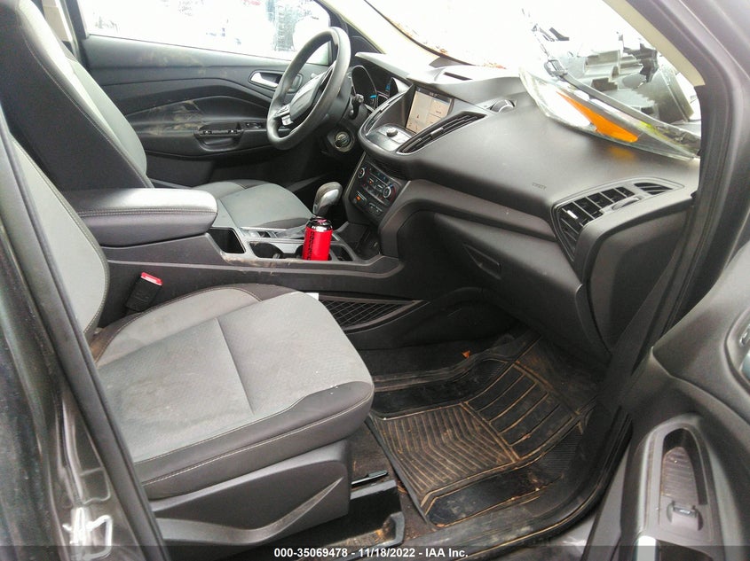 VIN 1FMCU0GD3JUD58547 2018 FORD ESCAPE SE