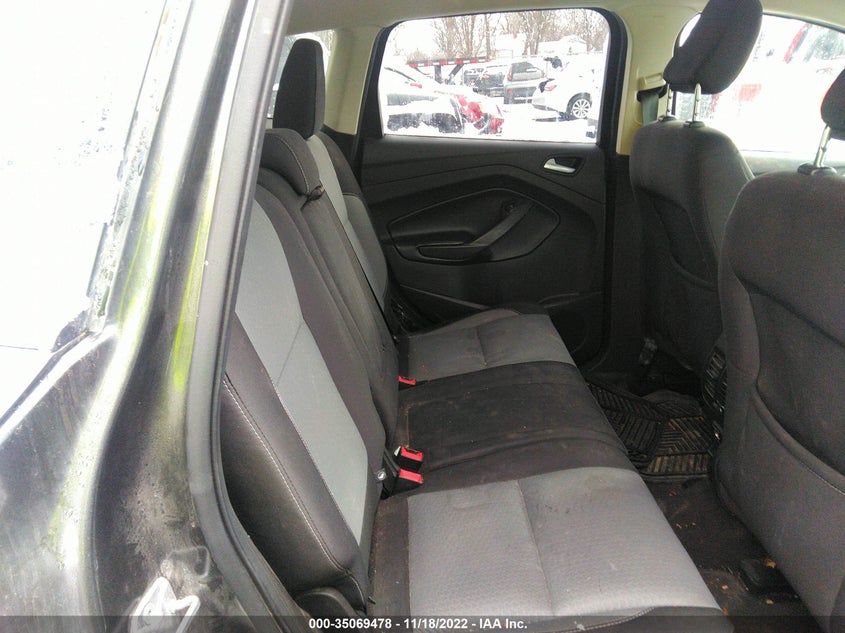 VIN 1FMCU0GD3JUD58547 2018 FORD ESCAPE SE