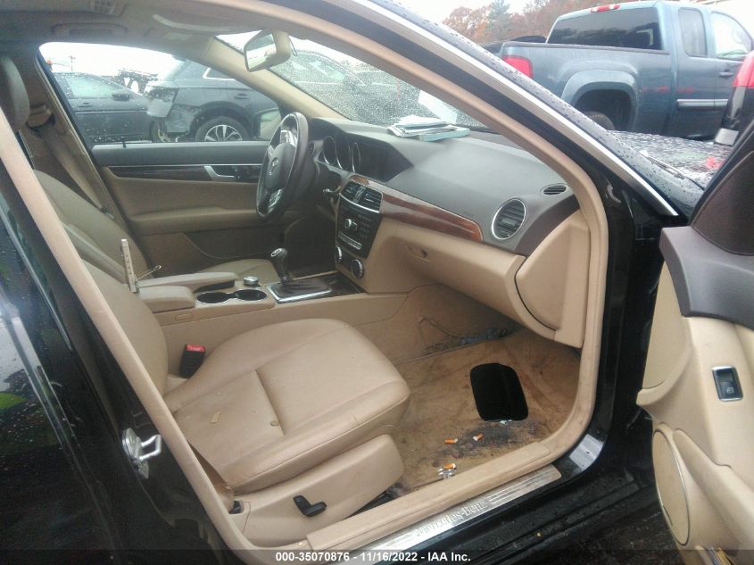 2013 MERCEDES-BENZ C-CLASS C 300 WDDGF8AB9DR242563