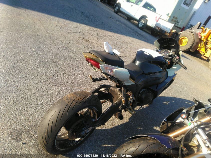 2014 SUZUKI GSX-R1000 JS1GT78A8E2100929