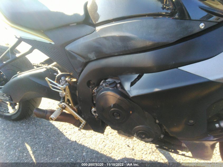 2014 SUZUKI GSX-R1000 JS1GT78A8E2100929
