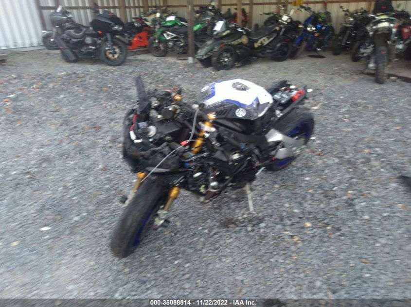 2020 YAMAHA YZFR1M JYARN67E9LA000361