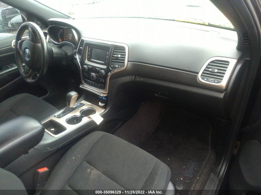VIN 1C4RJFAGXHC831468 2017 JEEP GRAND CHEROKEE LAREDO