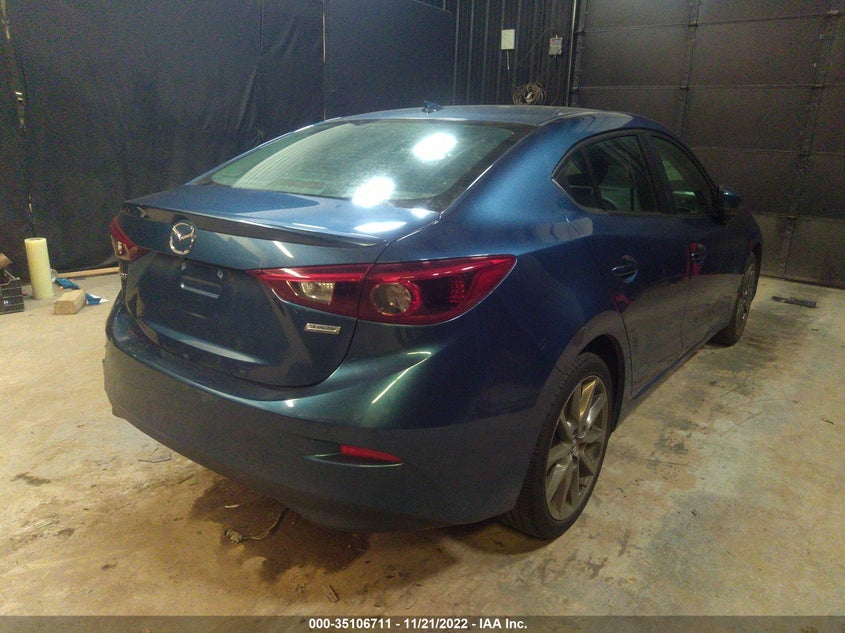 VIN 3MZBN1W35JM215273 2018 MAZDA MAZDA3 4-DOOR GRAND TOURING