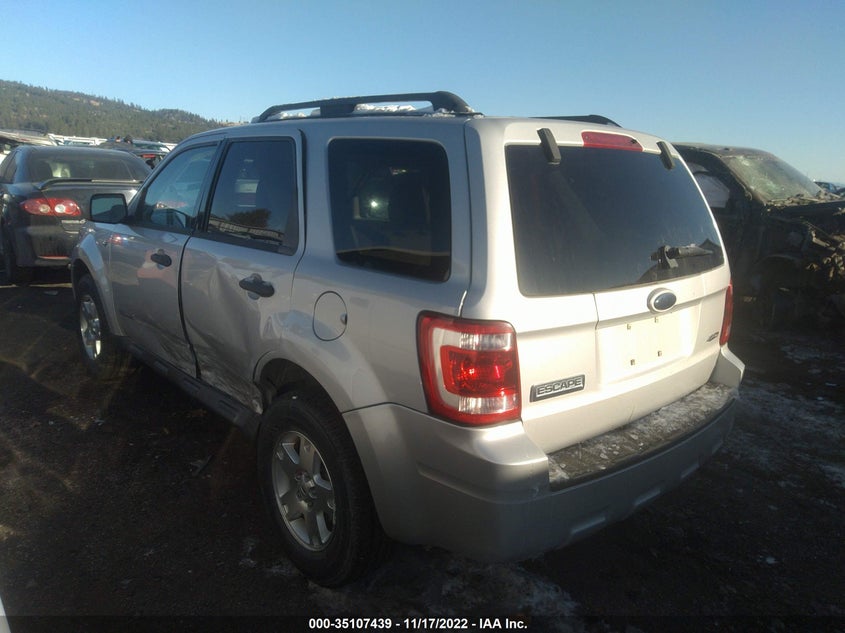 2008 FORD ESCAPE VIN: 1FMCU93118KB68431