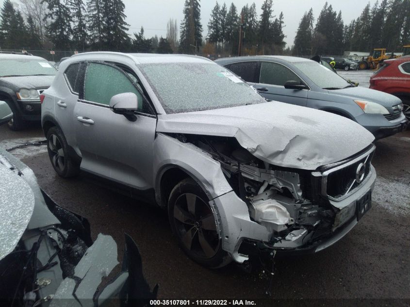 YV4162UK9K2133144 VOLVO XC40 MOMENTUM 2019
