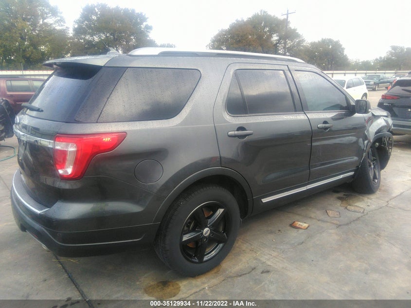 VIN 1FM5K7D84JGC70555 2018 FORD EXPLORER XLT