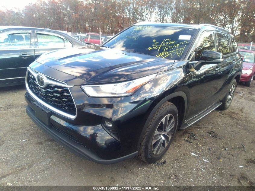 2021 TOYOTA HIGHLANDER XLE 5TDGZRAH9MS076154