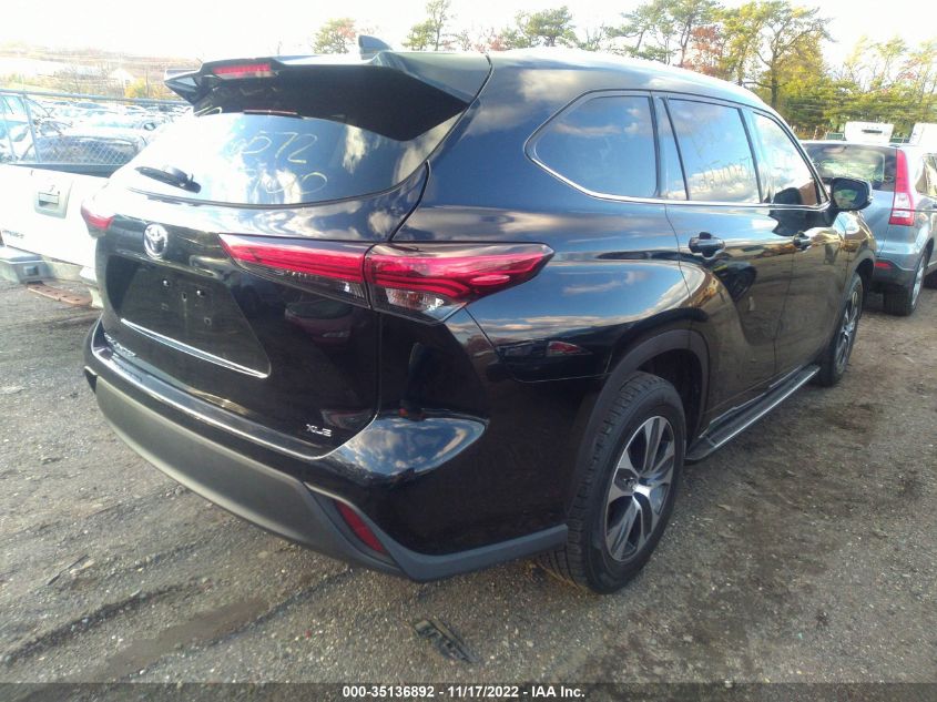 2021 TOYOTA HIGHLANDER XLE 5TDGZRAH9MS076154