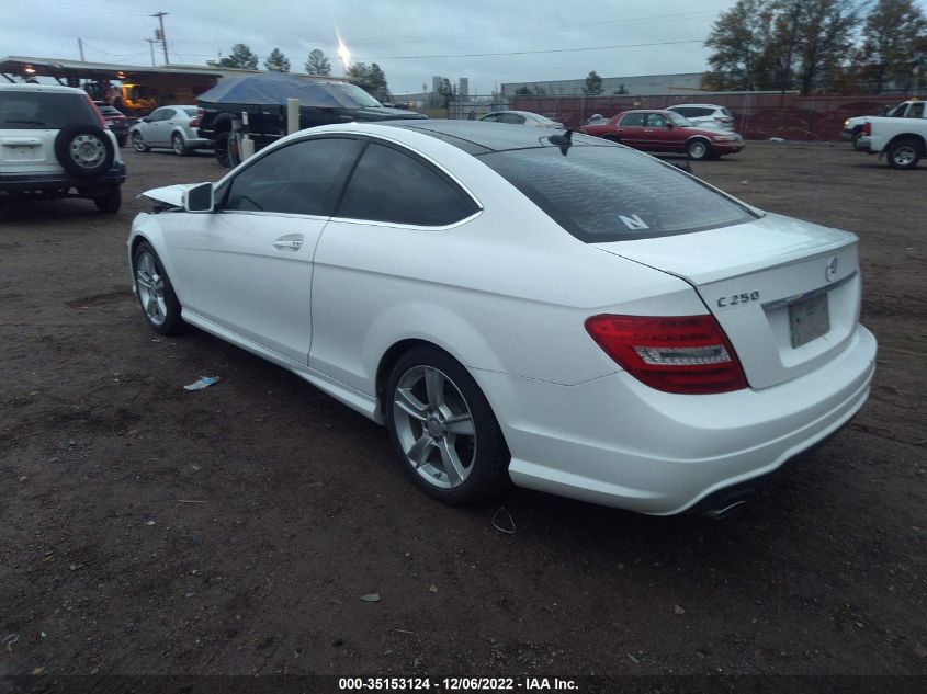 2015 MERCEDES-BENZ C 250 WDDGJ4HB9FG358728
