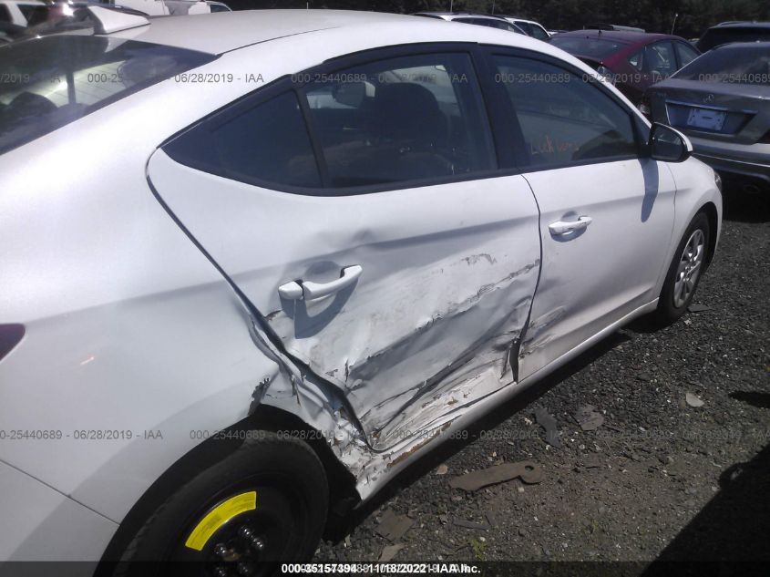 2018 HYUNDAI ELANTRA SE 5NPD74LF8JH390077