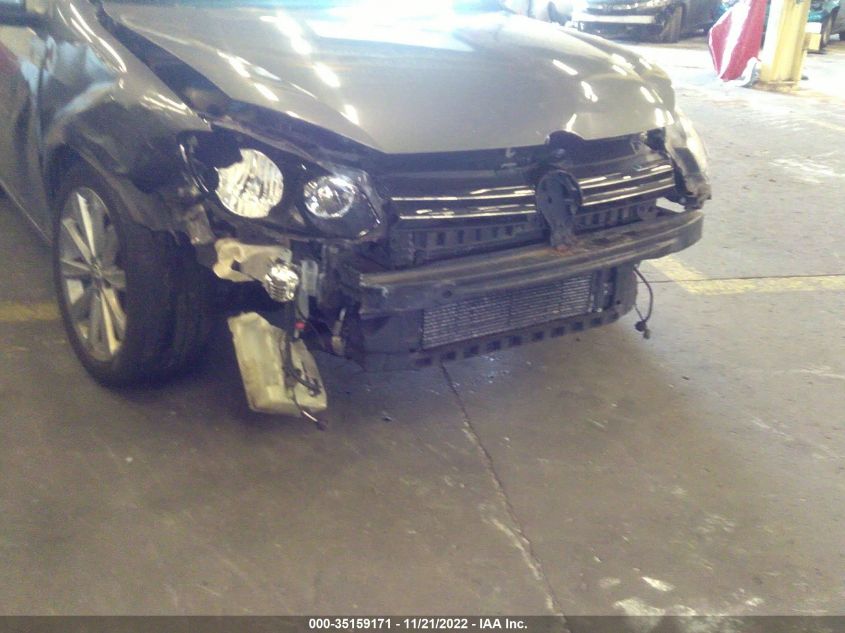 2013 VOLKSWAGEN GOLF TDI W/SUNROOF & NAV - WVWDM7AJ7DW027351