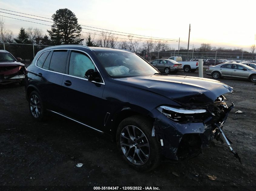 VIN 5UXCR6C05N9K83269 2022 BMW X5 no.1