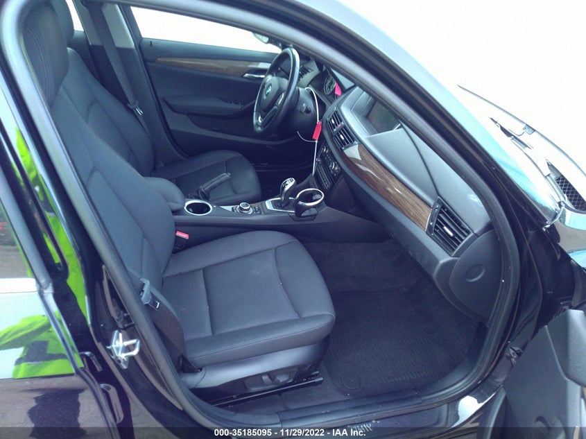 2013 BMW X1 VIN: WBAVM1C5XDVW46529