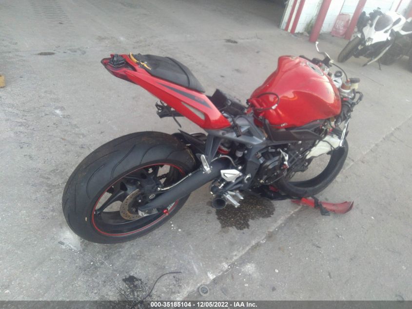 2015 TRIUMPH MOTORCYCLE DAYTONA 675 - SMTA01YK6FJ670950