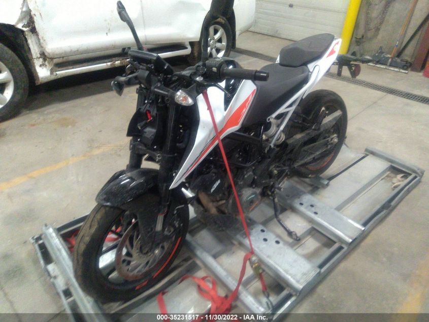 2022 KTM 390 DUKE MD2JPJ403NC236819