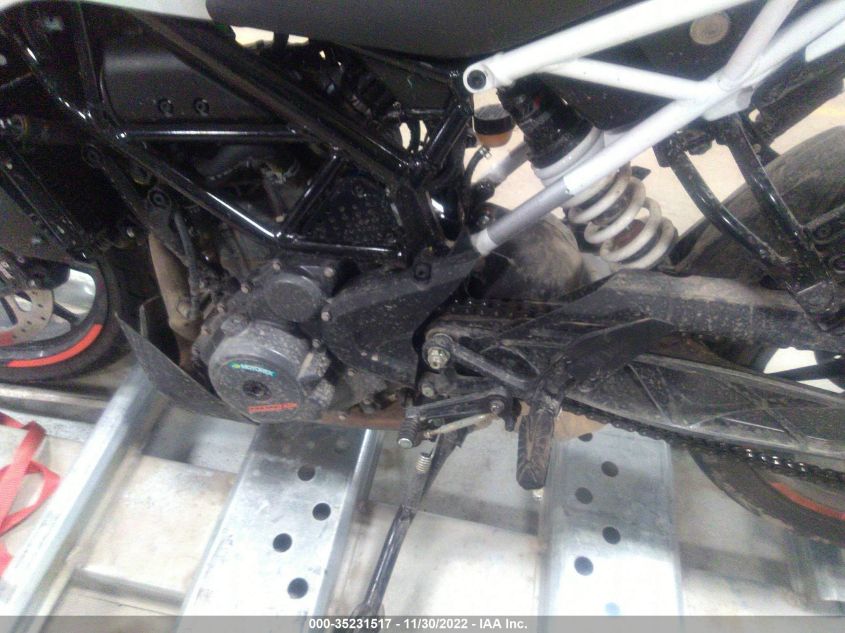 2022 KTM 390 DUKE MD2JPJ403NC236819