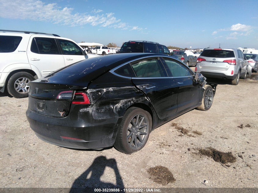 VIN 5YJ3E1EB3JF011334 2018 TESLA MODEL 3 LONG RANGE
