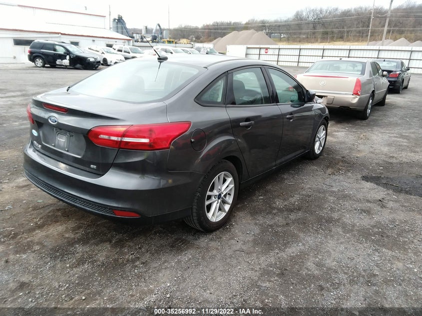 VIN 1FADP3F26JL257581 2018 FORD FOCUS SE