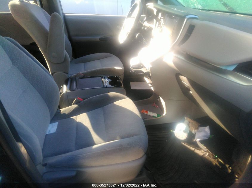 5TDKZ3DC0JS943797 2018 TOYOTA SIENNA, photo no. 5