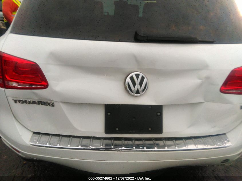 2014 VOLKSWAGEN TOUAREG LUX WVGEF9BP3ED012917