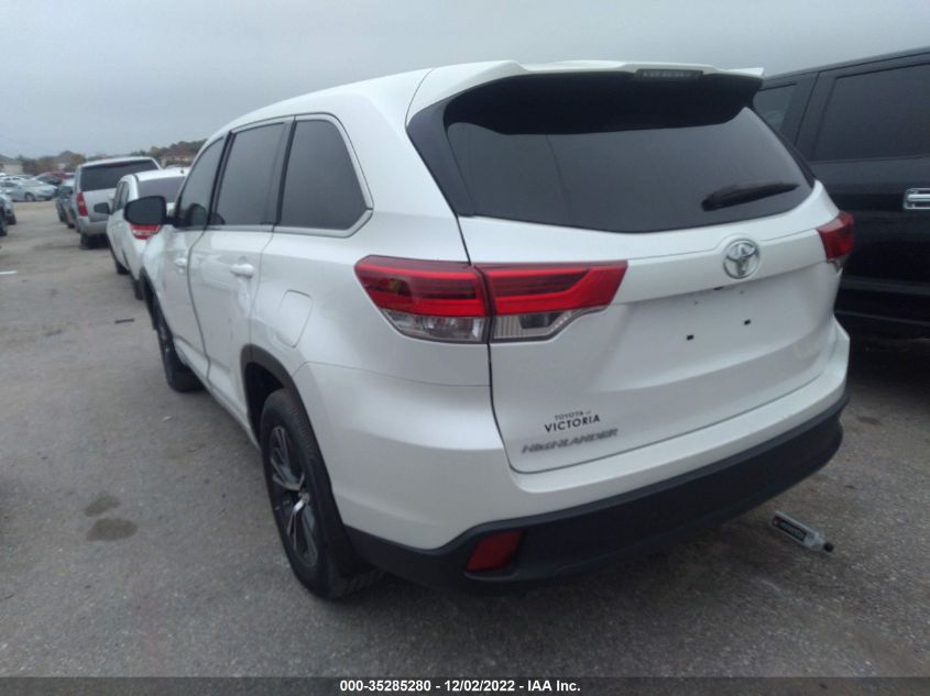 2018 TOYOTA HIGHLANDER LE 5TDZARFH2JS038043