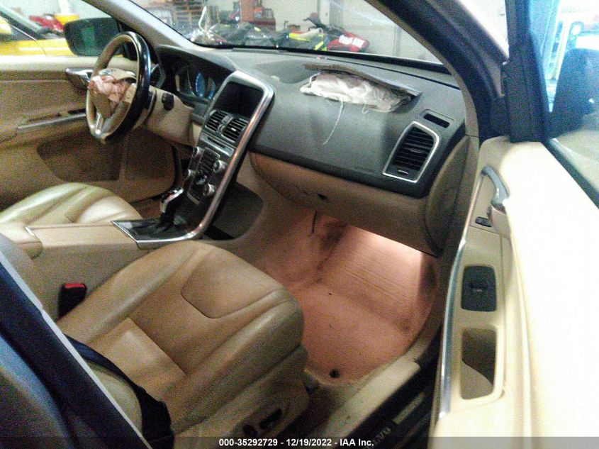 2015 VOLVO XC60 T6 PLATINUM YV4902RM3F2654266