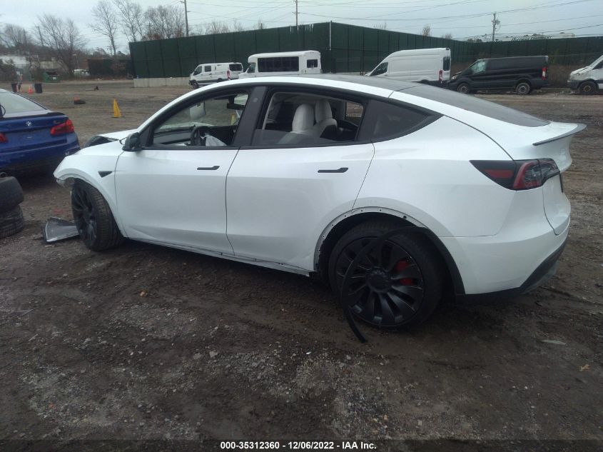 7SAYGDEF8NF376881 Tesla Model Y PERFORMANCE 3