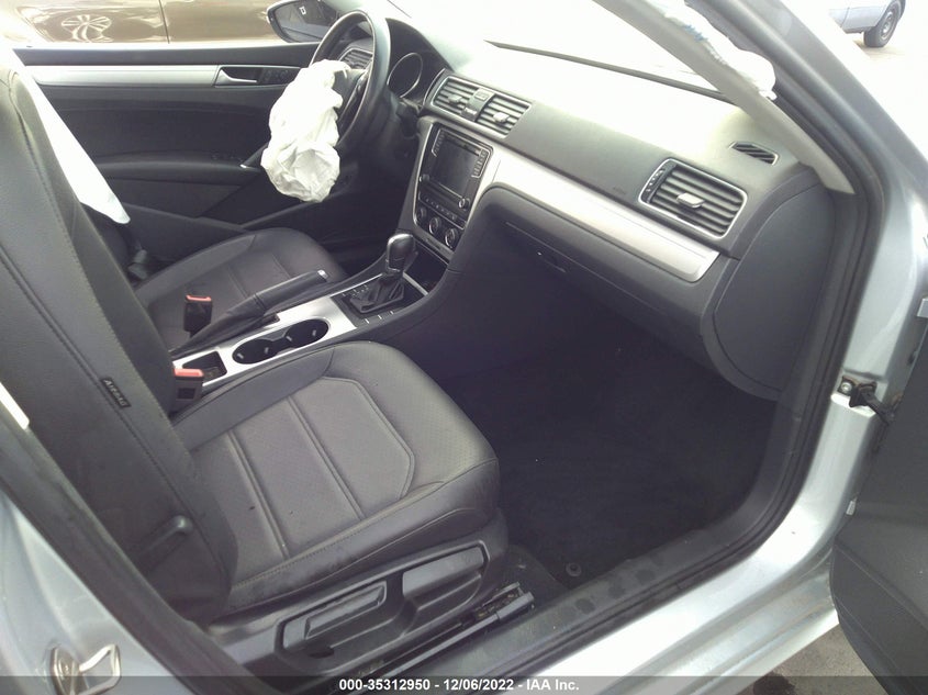 VIN 1VWLA7A35KC008573 2019 VOLKSWAGEN PASSAT 2.0T WOLFSBURG EDITION
