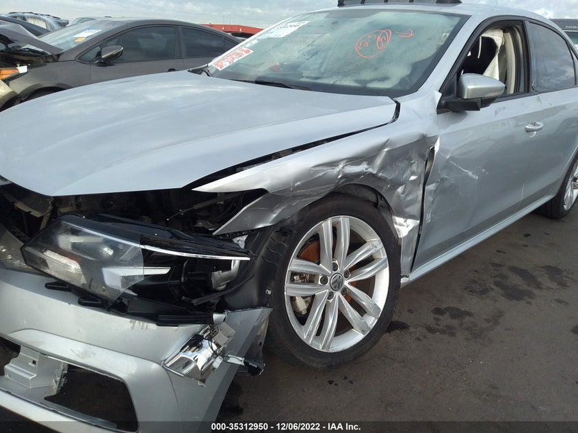 VIN 1VWLA7A35KC008573 2019 VOLKSWAGEN PASSAT 2.0T WOLFSBURG EDITION