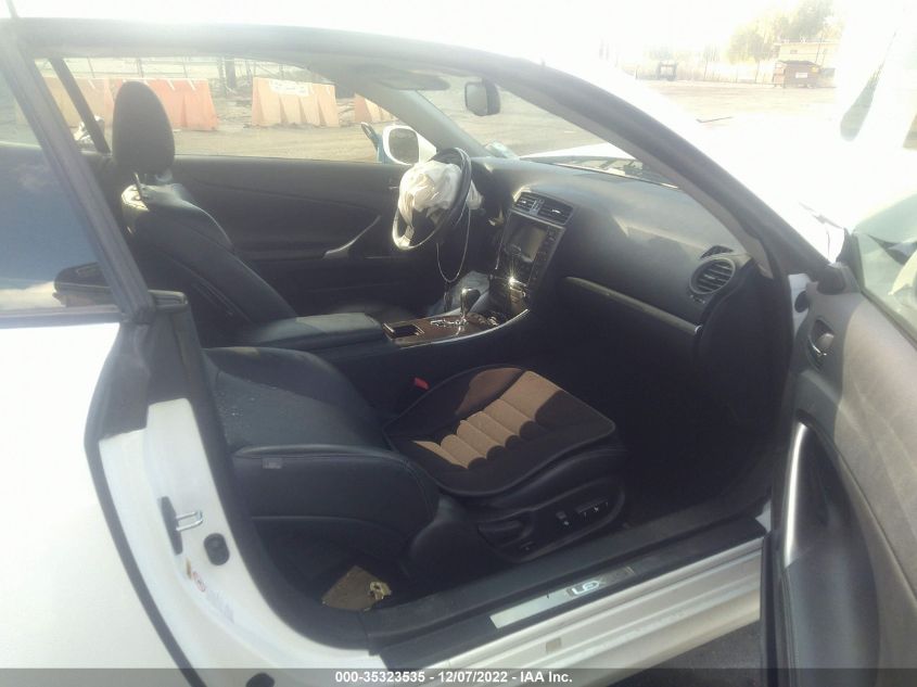 2015 LEXUS IS 250C JTHFF2C29F2532585