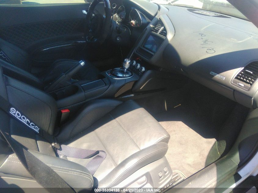 2014 AUDI R8 V10 PLUS - WUAKNAFG4EN000343