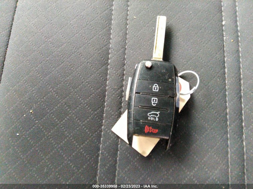 2016 KIA SORENTO LX - 5XYPGDA30GG122615