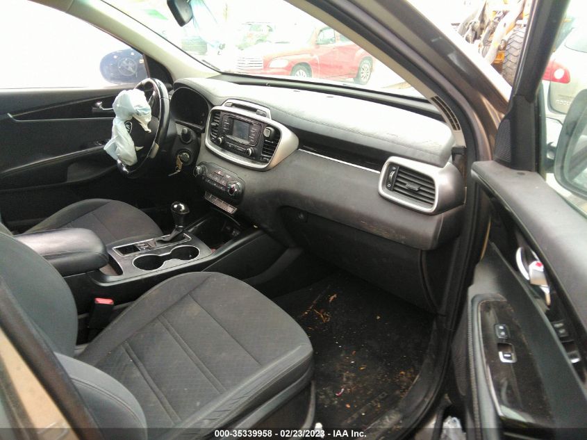 2016 KIA SORENTO LX - 5XYPGDA30GG122615