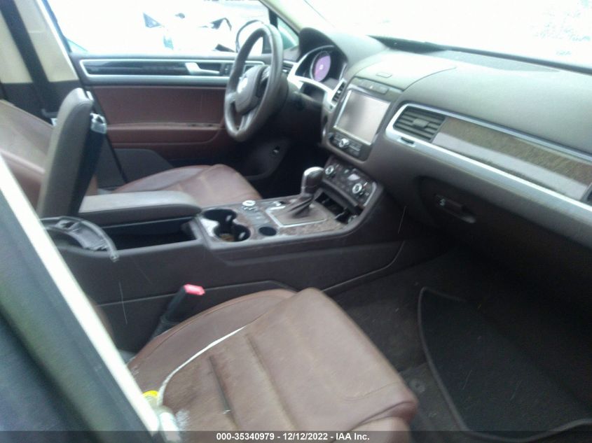 2013 VOLKSWAGEN TOUAREG EXEC WVGEP9BPXDD004891