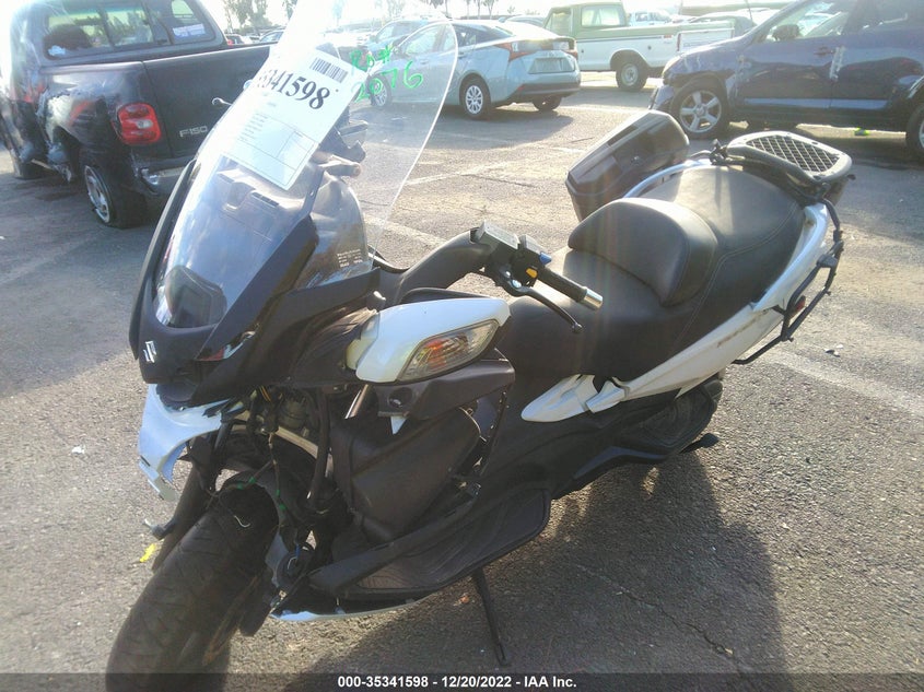 VIN JS1CP51B0J2100749 2018 SUZUKI AN650 A