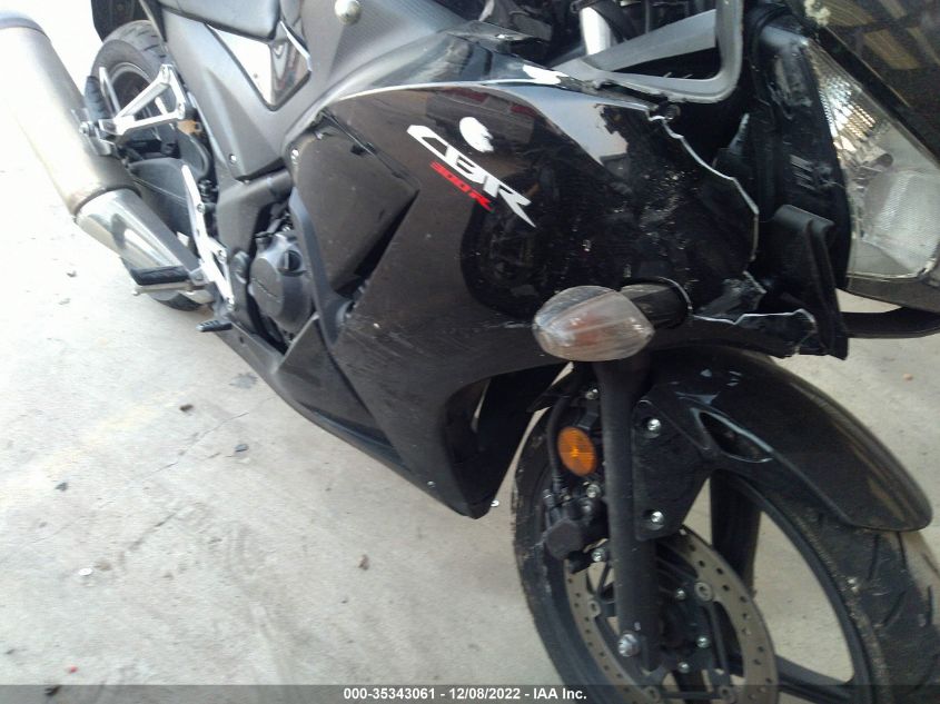 2015 HONDA CBR300 R MLHNC5105F5100810
