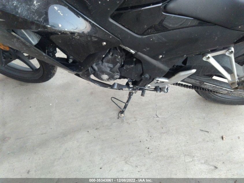 2015 HONDA CBR300 R MLHNC5105F5100810