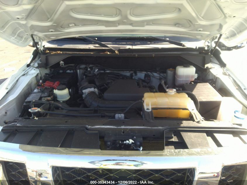 2017 NISSAN NV PASSENGER S 5BZBF0AA2HN852511
