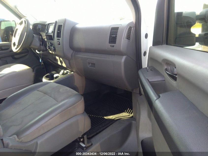2017 NISSAN NV PASSENGER S 5BZBF0AA2HN852511