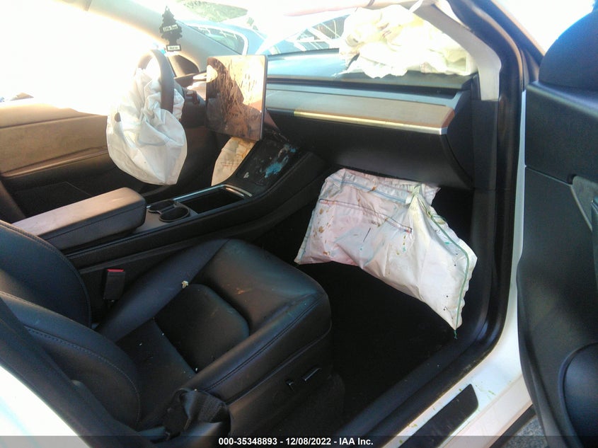 VIN 7SAYGDEE1NF367561 2022 TESLA MODEL Y LONG RANGE