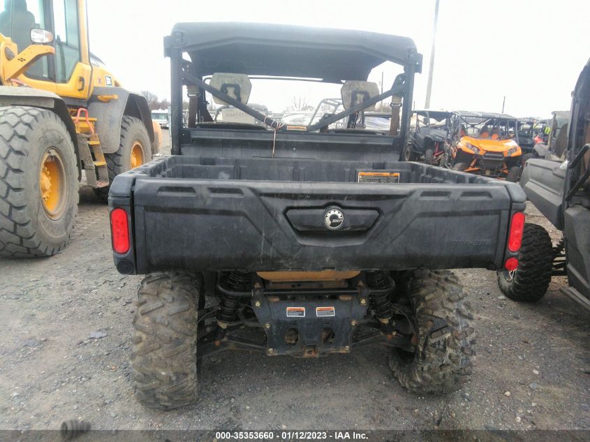 2017 CAN-AM DEFENDER XT HD8 3JBUKAN48HK001269