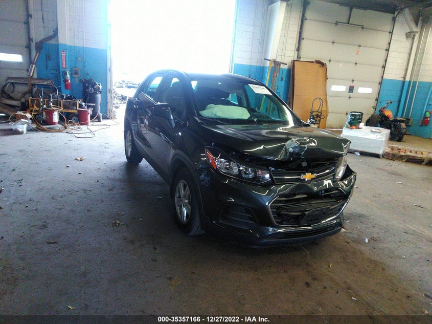 VIN 3GNCJKSB7LL211814 2020 CHEVROLET TRAX LS