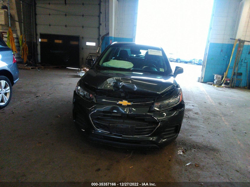 VIN 3GNCJKSB7LL211814 2020 CHEVROLET TRAX LS