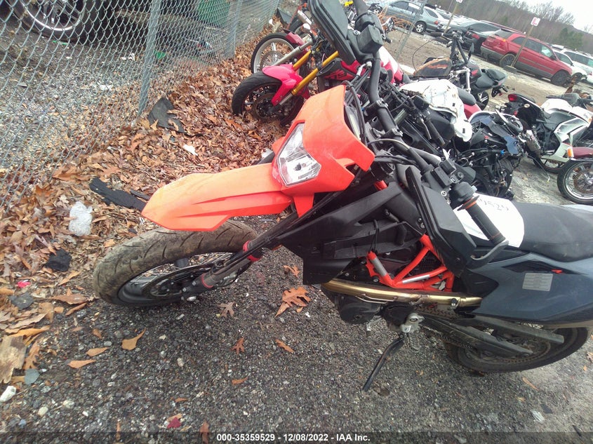 VIN VBKLSV408NM725116 2022 KTM 690 SMC R