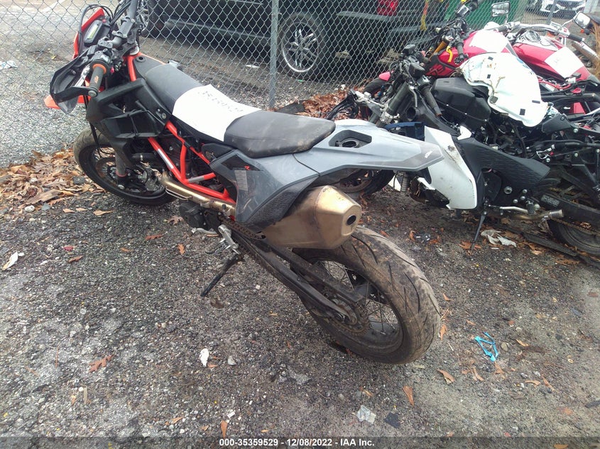 VIN VBKLSV408NM725116 2022 KTM 690 SMC R