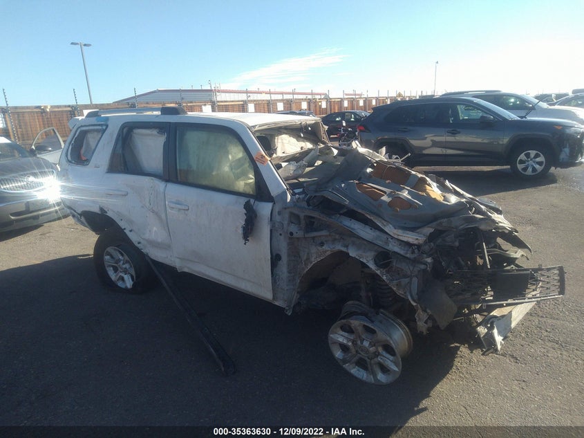 VIN JTEMU5JR0M5867225 2021 TOYOTA 4RUNNER SR5
