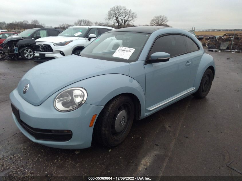 2013 VOLKSWAGEN BEETLE COUPE 2.5L W/SUN - 3VWJP7AT4DM674251